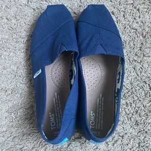 TOMS: Women’s Canvas Flats